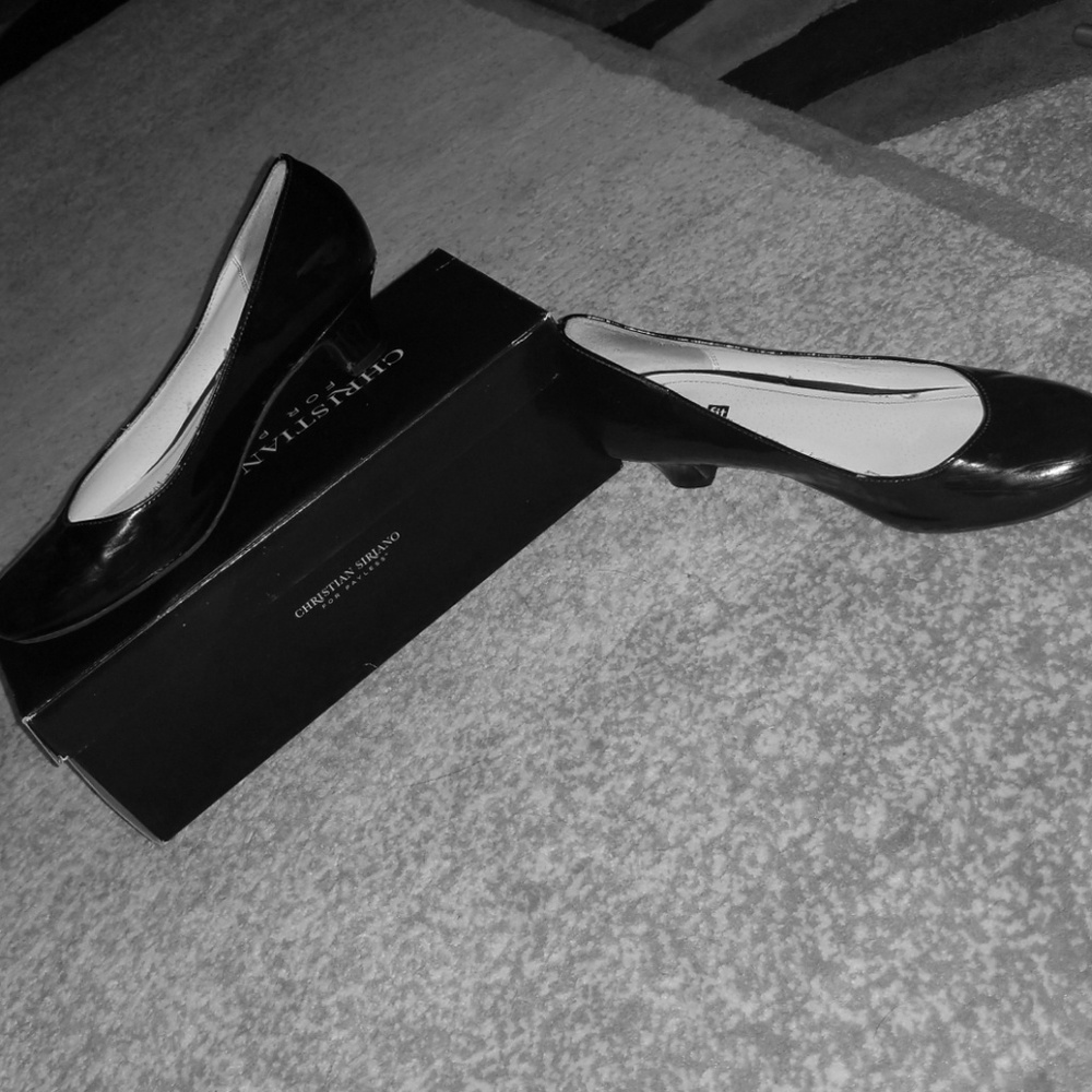 Cute black pumps